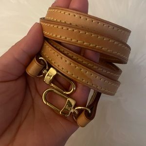 Louis Vuitton crossbody strap